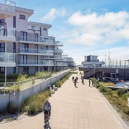 Moderne Marina-wohnung Mit Meerblick Appartement